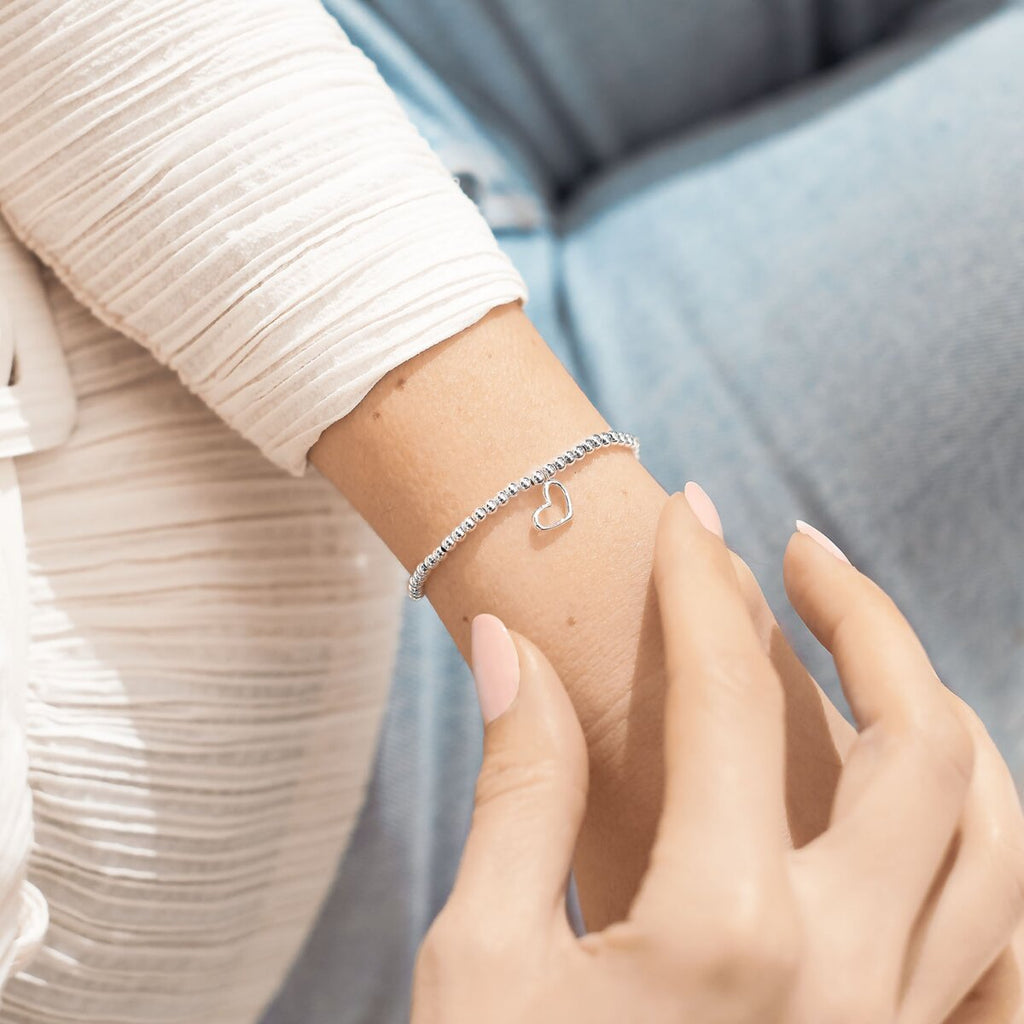A Little 'Lovely Niece' Bracelet