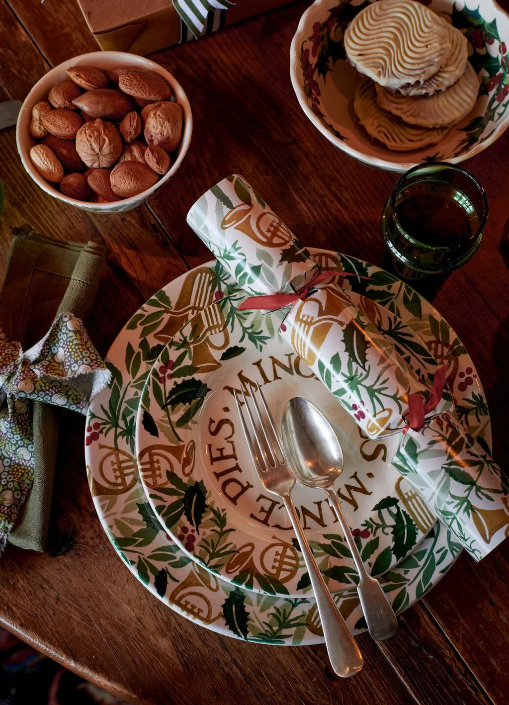 Emma Bridgewater Bring In The Green Mince Pies Medium Dinner Plate, 8.5 Inch