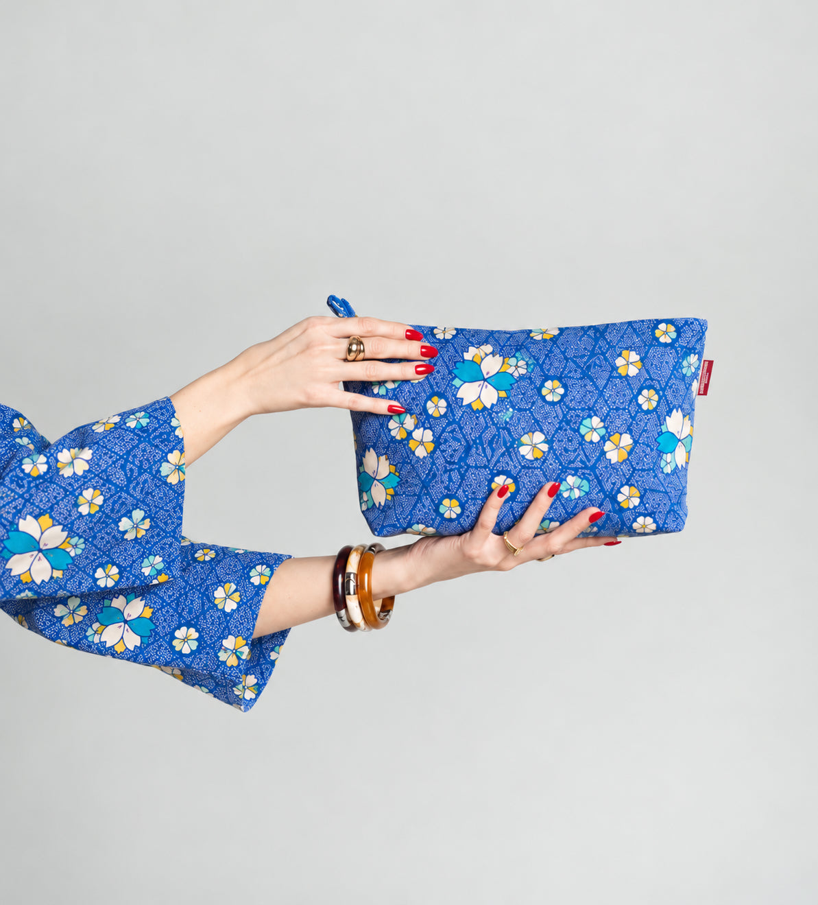 Les Touristes Canvas Wash Bag in Kobe Blue