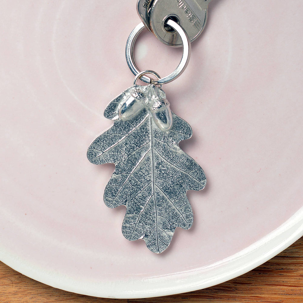 Oak Leaf and Acorn Pewter Keyring - Chunky Keychain Gifts