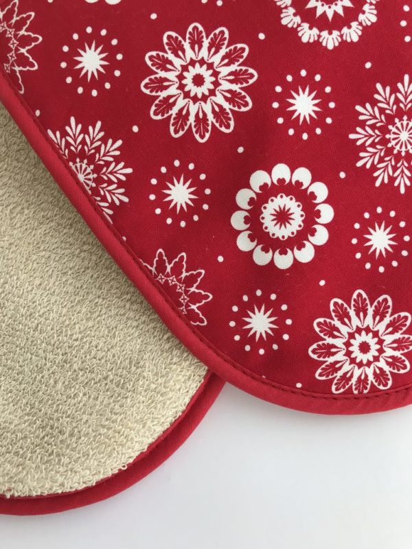 Crisp & Dene Christmas Snowflake Oven Gloves, Red