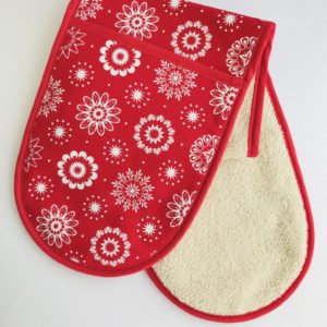 Crisp & Dene Christmas Snowflake Oven Gloves, Red
